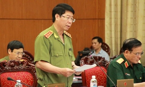 Thứ trưởng Bộ Công an Bùi Văn Nam phát biểu tại phiên họp. 