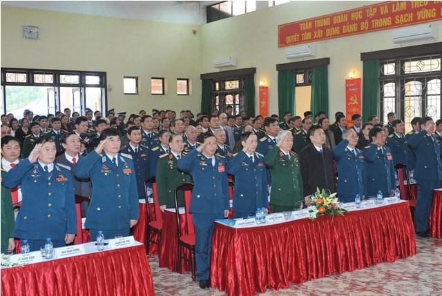 Quang cảnh lễ kỷ niệm 40 năm ngày truyền thống Đoàn Không quân Ba Vì.