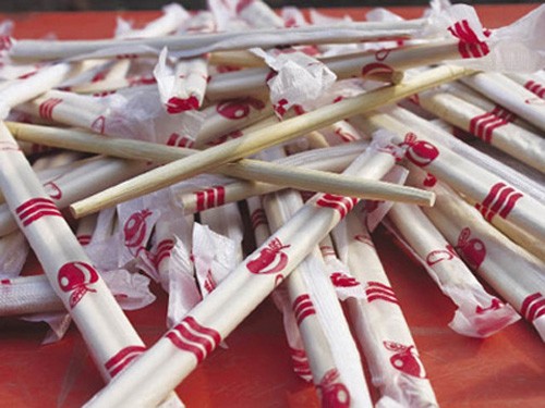 Kết quả kiểm nghiệm 10 loại đũa dùng một lần ở Việt Nam âm tính với chất tẩy trắng.