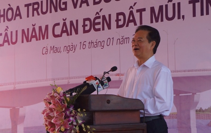 Thủ tướng Chính phủ Nguyễn Tấn Dũng phát biểu khánh thành cầu Hòa Trung và thông xe kỹ thuật dự án đường Hồ Chí Minh (đoạn Năm Căn - Đất Mũi).