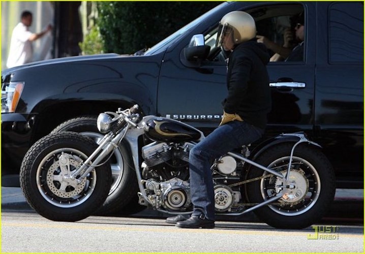 Mục kích dàn môtô siêu độc của tài tử Brad Pitt