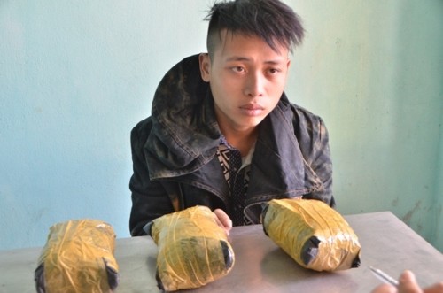 Hào cùng 3 kg ma túy đá bị bắt giữ.