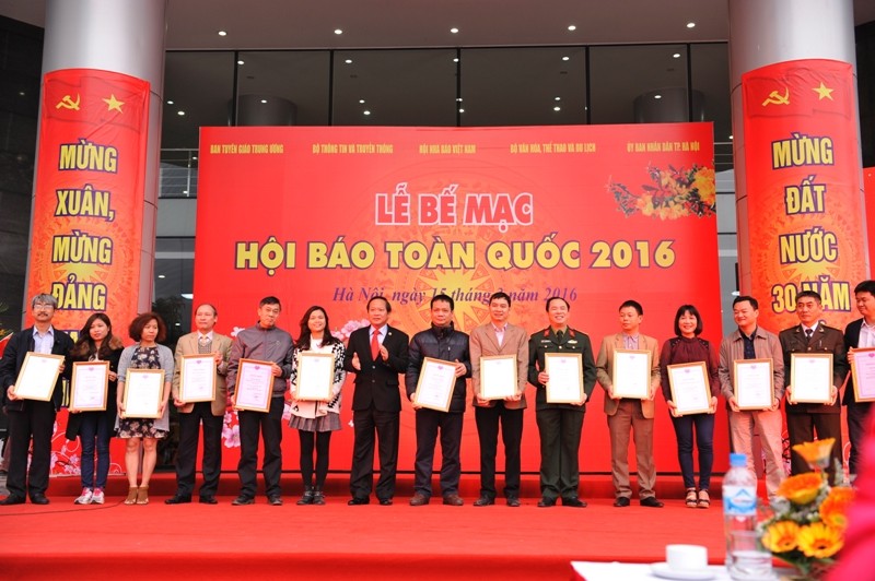 Báo Tiền Phong đạt giải bìa báo đẹp tại Hội Báo toàn quốc