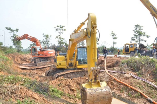 Sau nhiều lần thất hẹn, ngày 7/10, đường ống dẫn nước sạch sông Đà số 2 về Hà Nội đã chính thức được khởi công.