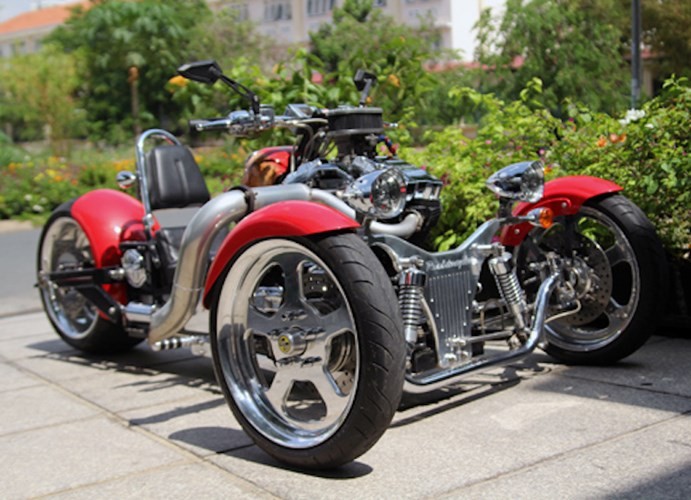Xe 3 bánh Roadstercycle là một sản phẩm được chế tạo thủ công tại Mỹ bởi hãng Fleming Engineering nằm ở bang California, Mỹ.