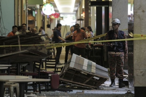 Hiện trường vụ nổ tại trung tâm mua sắm Mid Valley Megamall ở Kuala Lumpur, Malaysia.