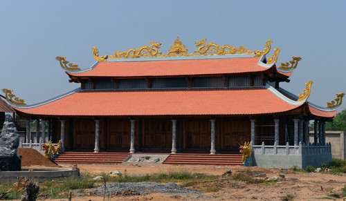 Gian chính nhà thờ tổ của nghệ sĩ Hoài Linh ở quận 9. Ảnh: Duy Trần