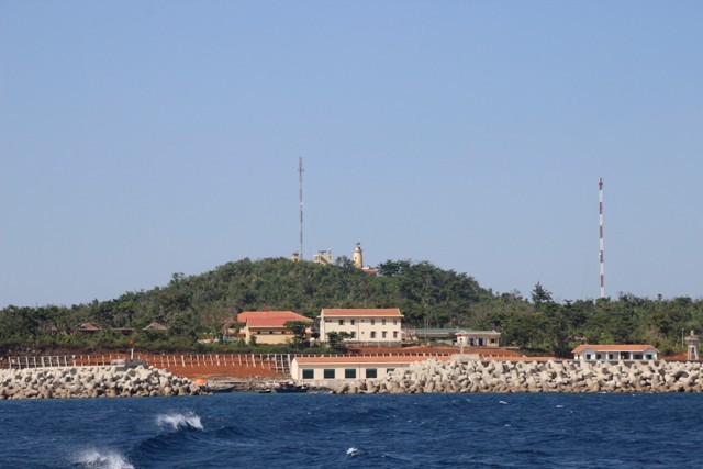 Đảo Cồn Cỏ, Di tích lịch sử Quốc gia đôi bờ Hiền Lương-Bến Hải là một trong một trong những điểm du lịch hấp dẫn của Quảng Trị. Ảnh: H.T.