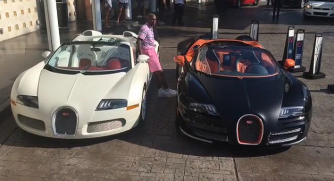 Hai siêu xe Veyron mới tậu của Mayweather. 