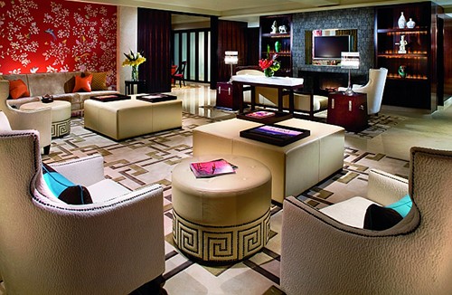 Khách sạn Portman Ritz-Carlton, Thượng Hải, Trung Quốc Tổng thống Obama là tổng thống Mỹ đầu tiên đến thăm Trung Quốc trong năm đầu sau khi nhận chức. Chuyến công du 4 ngày bắt đầu tại Thượng Hải. Ở đây, ông Obama nghỉ tại khách sạn Portman Ritz-Carlton,