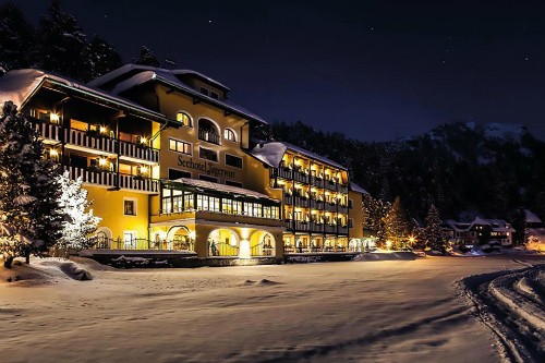 Khách sạn Seehotel Jaegerwirt hơn 100 tuổi tại Áo. Ảnh: CEN.