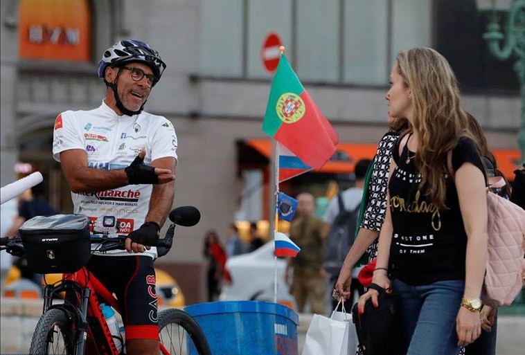 Cổ động viên Bồ Đào Nha đạp xe tới Nga xem World Cup