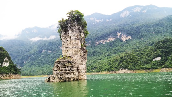 Vẻ hoang sơ tuyệt đẹp của nơi được ví như 'Vịnh Hạ Long' ở Tuyên Quang