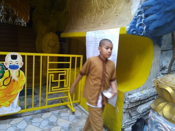 Đau đớn tìm hũ cốt người thân ở chùa Kỳ Quang 2, thấy bài vị-di ảnh vứt khắp nơi