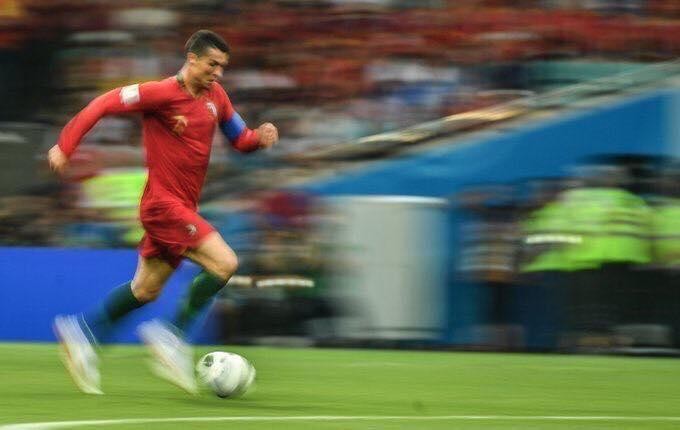 Cú bứt tốc ghi bàn từ hơn 90m sẽ đưa Ronaldo đi vào lịch sử bóng đá của nhân loại ở tuổi 36. 