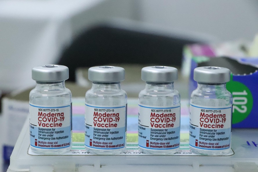 Gấp rút đàm phán mua số lượng cực lớn vắc xin Moderna