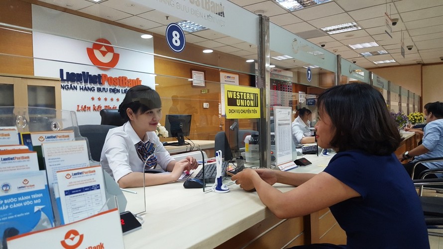 Ngày 5/10 , Ngân hàng Bưu điện Liên Việt niêm yết cổ phiếu trên sàn chứng khoán Upcom 