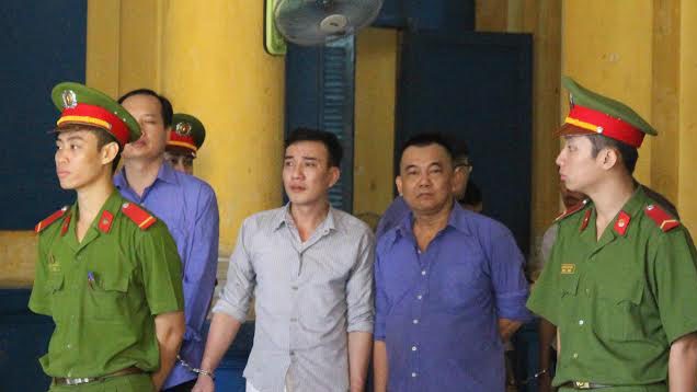 Các bị cáo tại tòa ngày 18/1. Ảnh: Tân Châu