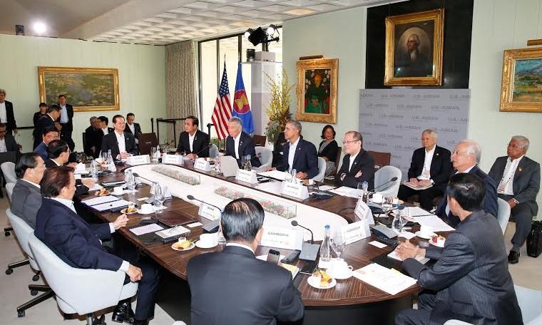 Thủ tướng Nguyễn Tấn Dũng dự Phiên họp về bảo vệ hòa bình, thịnh vượng và an ninh tại châu Á - Thái Bình Dương tại Hội nghị cấp cao đặc biệt ASEAN - Hoa Kỳ tại bang California ngày 16/2 (giờ địa phương). Ảnh: TTXVN.