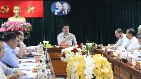 Bí thư Đinh La Thăng làm việc với quận ủy quận 3.