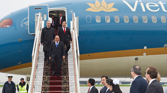 Thủ tướng Nguyễn Xuân Phúc tới sân bay Vnukovo, thủ đô Moscow sáng 16/5 - Ảnh: VGP/Quang Hiếu.