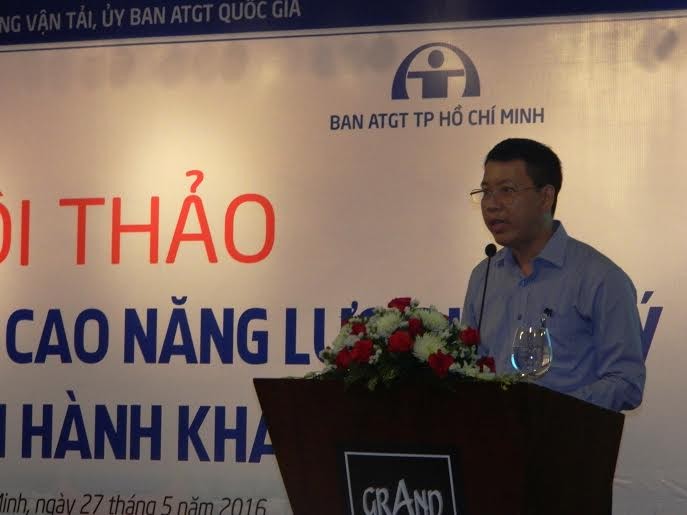 Ông Trần Bảo Ngọc, Vụ trưởng vụ Vận tải Bộ GTVT phát biểu tại hội thảo.