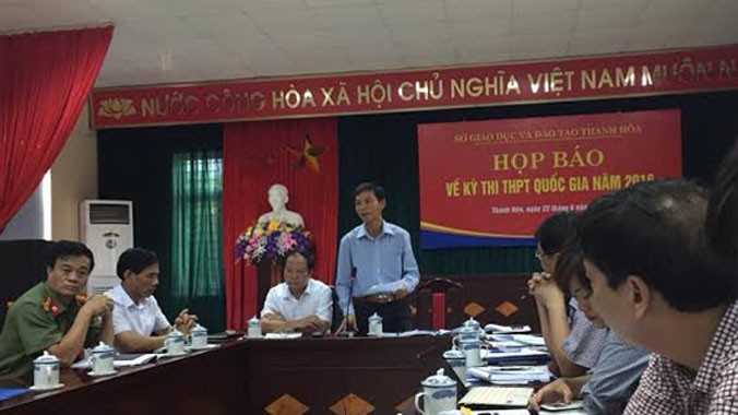 Toàn cảnh buổi họp báo.