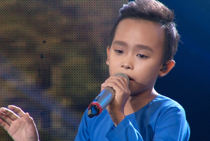 Hồ Văn Cường gặp sự cố hụt hơi khi hát "Sa mưa giông" trong đêm Gala 4.