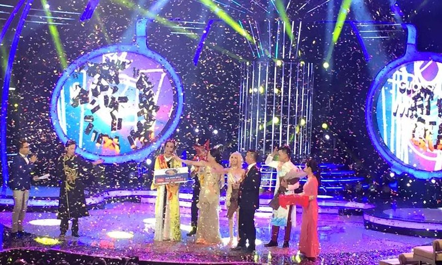 Bạch Công Khanh trở thành quán quân chương trình Gương mặt thân quen mùa thứ 4.