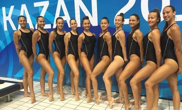 My Lan (thứ 5 từ phải sang) và đội tuyển tại cuộc thi ở Karzan, Nga tháng 7 năm 2016