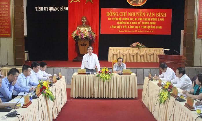Đồng chí Nguyễn Văn Bình, Ủy viên Bộ Chính trị, Bí thư Trung ương Đảng, Trưởng Ban Kinh tế Trung ương phát biểu kết luận buổi làm việc.