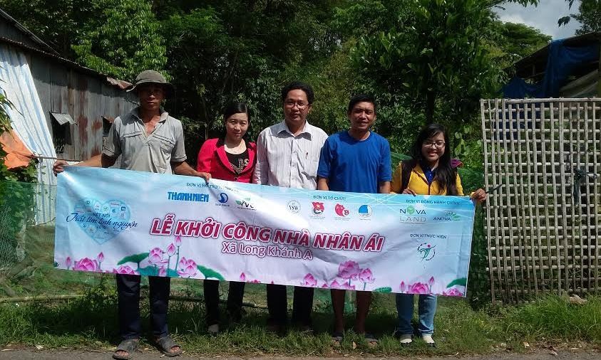 BTC khởi công nhà nhân ái tại gia đình chị Nguyễn Thị Thơ, xã Long Khánh A, huyện Hồng Ngự, Đồng Tháp.