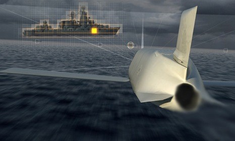 Quả đạn LRASM khóa mục tiêu vào tàu tuần dương lớp Slava. Ảnh: Lockheed Martin.