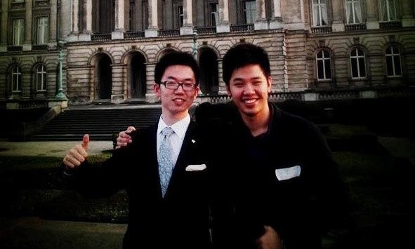 Ông Vũ Minh Hoàng (phải) đang học tiến sĩ tại Nhật (Ảnh: Zing).