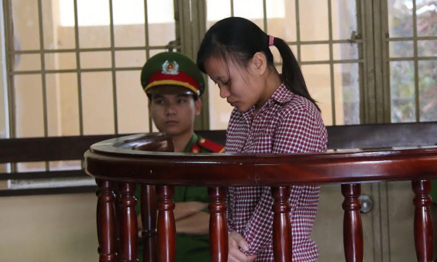 Bị cáo Lê Thị Kim Hằng tại tòa.