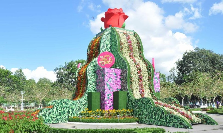 Thác hoa tươi lập kỷ lục cao nhất Việt Nam.