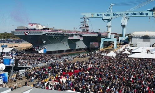 Tàu USS Gerald R. Ford trong lễ đặt tên. Ảnh: Newport News.