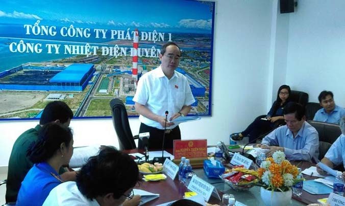 Ông Nguyễn Thiện Nhân, Ủy viên Bộ Chính trị, Chủ tịch ủy ban trung ương MTTQ Việt Nam, Bí thư Thành ủy TPHCM làm việc tại Trung tâm điện lực Duyên Hải.