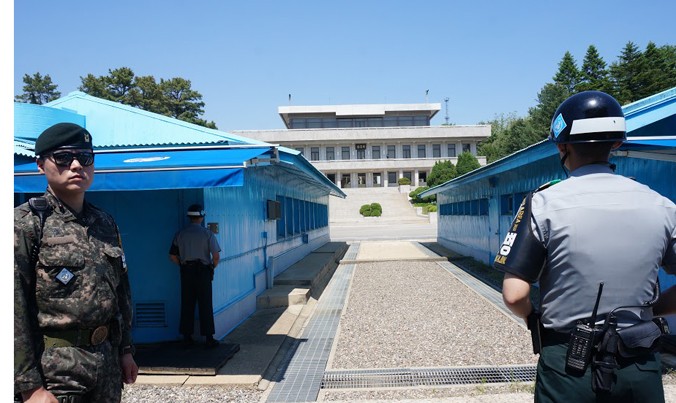 Khu phi quân sự giữa hai miền Triều Tiên vẫn được mở ở bên phía Hàn Quốc cho khách đến thăm. 