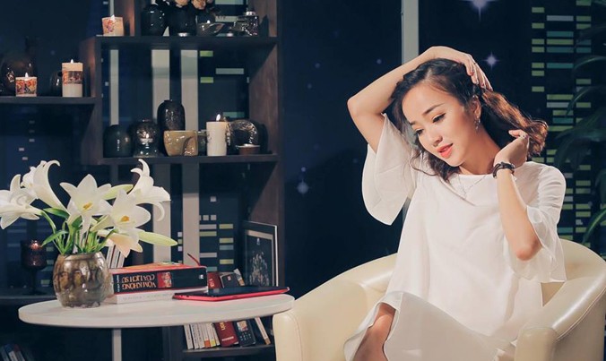 Xuân Quỳnh là MC quen thuộc của chương trình "Chuyện đêm muộn" (VTV3).