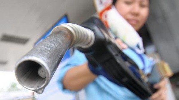 Nhiều chuyên gia cho rằng cần xem lại hoạt động của Quỹ Bình ổn giá xăng dầu.