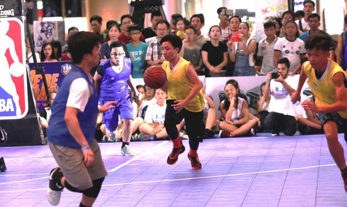 Các cầu thủ nhí của Việt Nam tranh tài để lọt vào 16 cầu thủ nhí Việt Nam đội hình Jr. NBA All-Star.