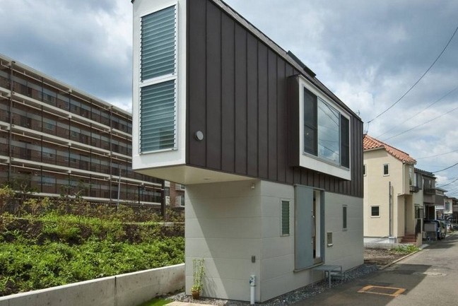 Được xây dựng tận dụng từ mảnh đất thừa ở cuối đường khiến ngôi nhà ở Nhật Bản trở nên độc đáo theo cách rất riêng biệt. 
