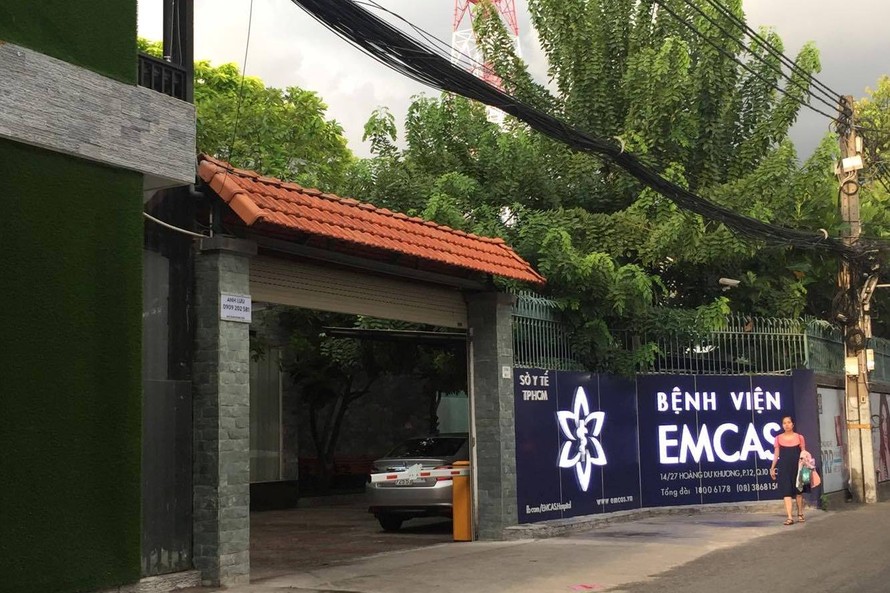 Bệnh viện thẩm mỹ Emcas, nơi nạn nhân bị tai biến sau phẫu thuật gọt cằm (ảnh: Yến Nhi).