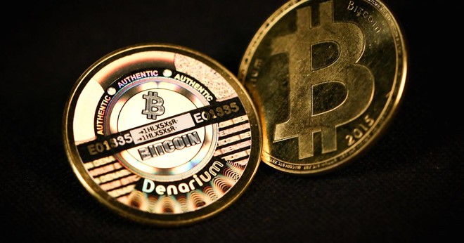 Giá Bitcoin tăng vọt, vượt trên 17.000 USD vào 20/12 .