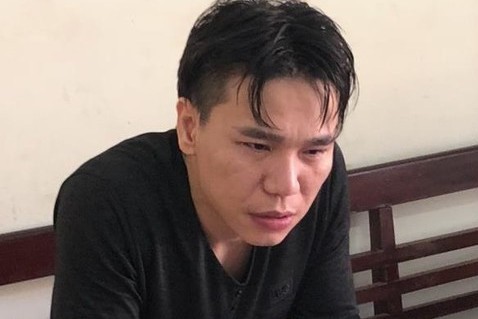 Ca sĩ Châu Việt Cường tại cơ quan điều tra.