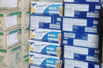 Lô hàng sữa Ensure nhập lậu bị thu giữ ngày 14/3/2018. Ảnh: HQ