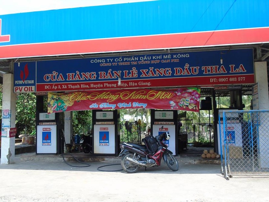Cửa hàng xăng dầu Tha La, nơi người dân phản ánh xăng A95 bị tự ý kê giá - Ảnh: Kim Hà.