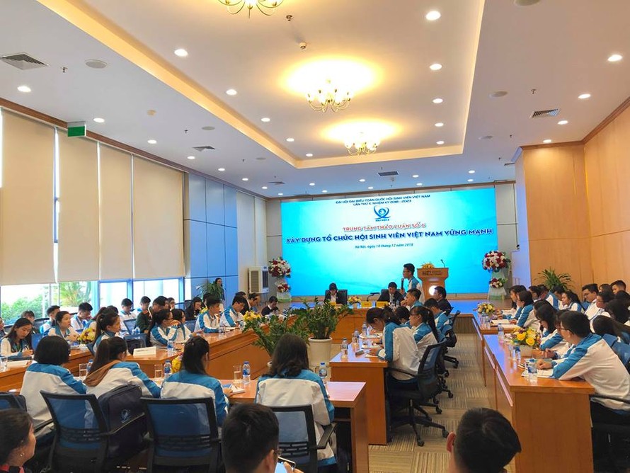 Toàn cảnh buổi thảo luận với chủ đề "Xây dựng tổ chức Hội Sinh viên Việt Nam vững mạnh” diễn ra chiều 10/12 tại Đại học Kinh tế Quốc dân.