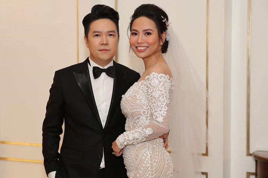 Lê Hiếu và bà xã Thu Trang trong lễ cưới.